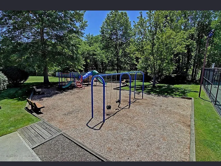 282 Plum Dr — Photo 5