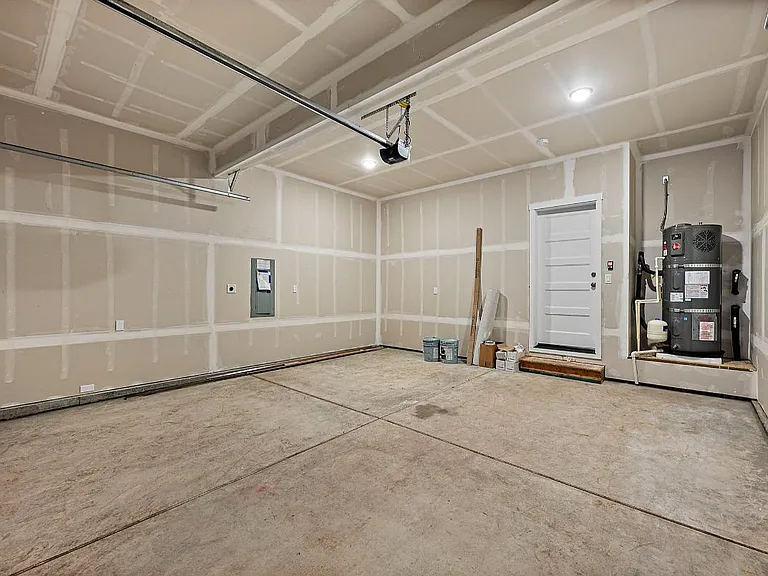15851 Woodland Ct SE — Photo 36