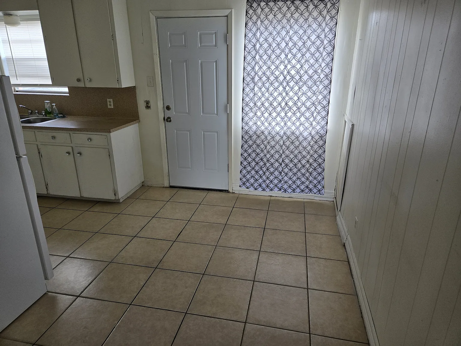 808 Lee Cir — Photo 1