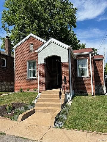 1st image of 113 E Goetz Ave