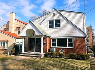4581 Browvale Ln #2F, Little Neck, NY 11362