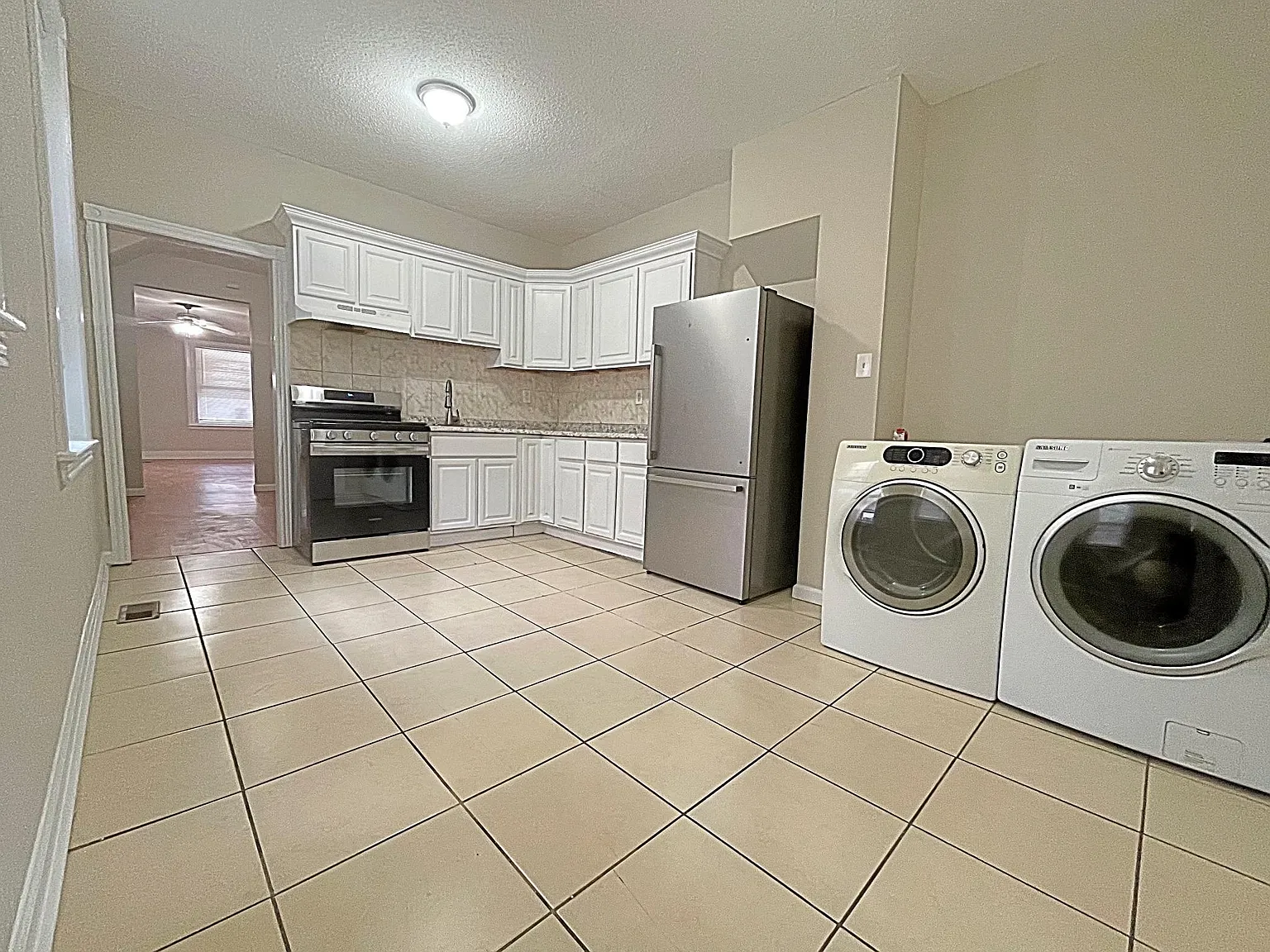 4 bed, 1.5 bath, 1510 sqft, $2,000 — Photo 1