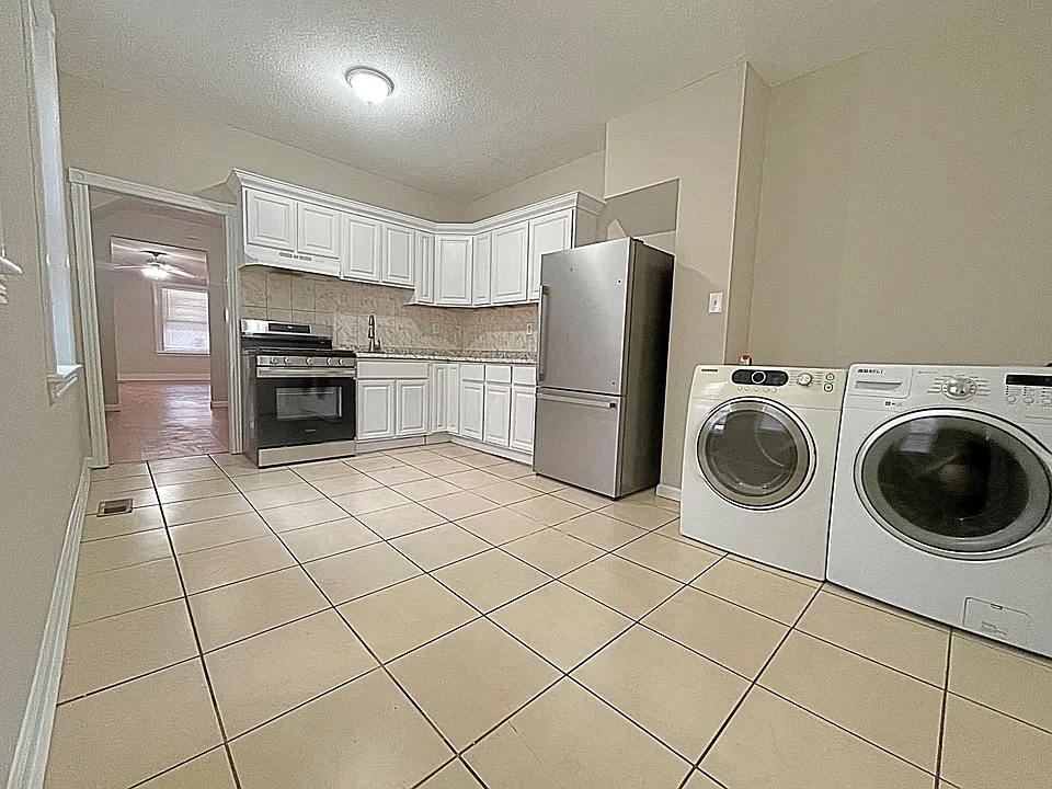 1228 S 49th St