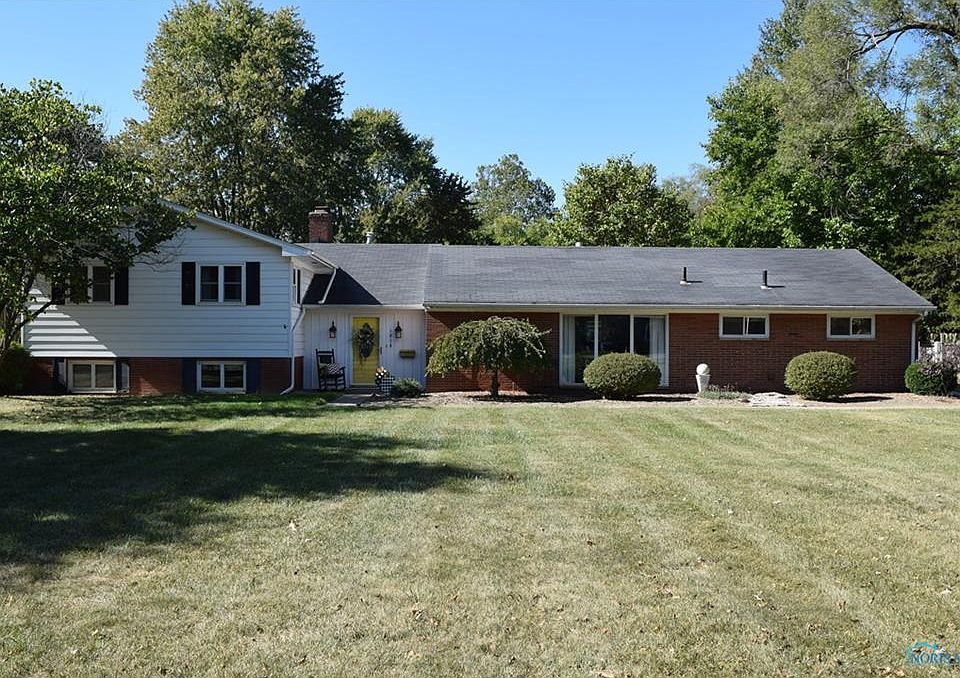 1st image of 1010 Hickory St