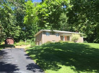 1604 N Hill Rd NW, Dover, OH 44622