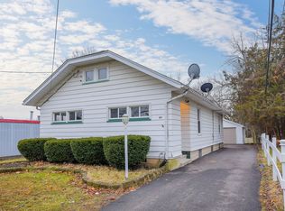 611 Binder St, Aurora, IL 60505