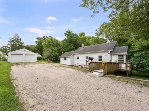 2546 32nd St, Moline, IL 61265