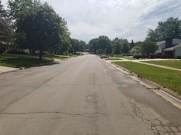 5th image of 638 N Greenfield Dr