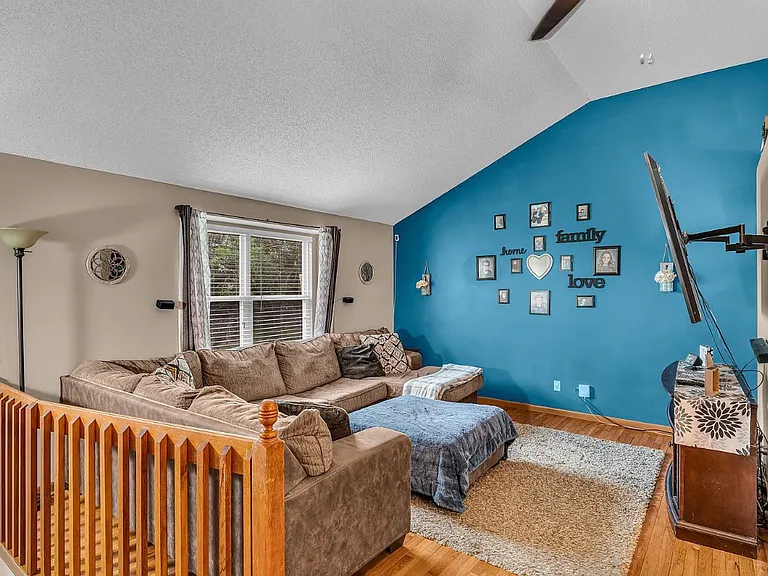 7425 SW 27th St — Photo 5