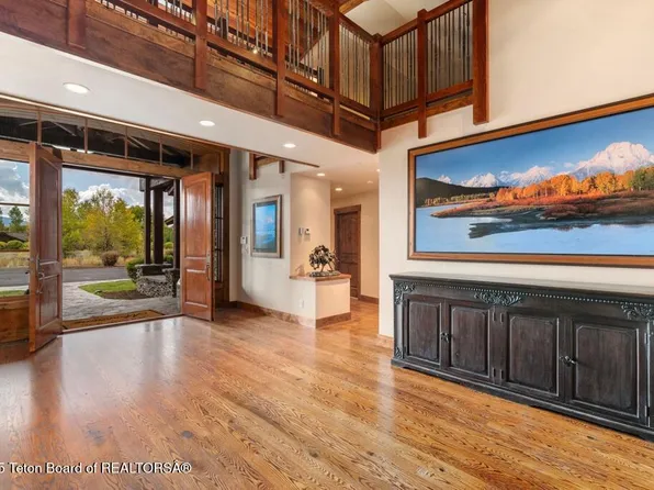 6240 N Prickly Pear Ln, Jackson, WY 83001