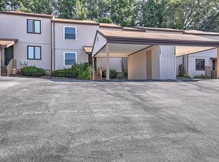 1177 Pebble Dr, Bristol, VA 24201
