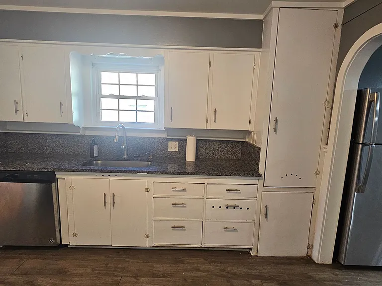2620 N Elm St — Photo 12