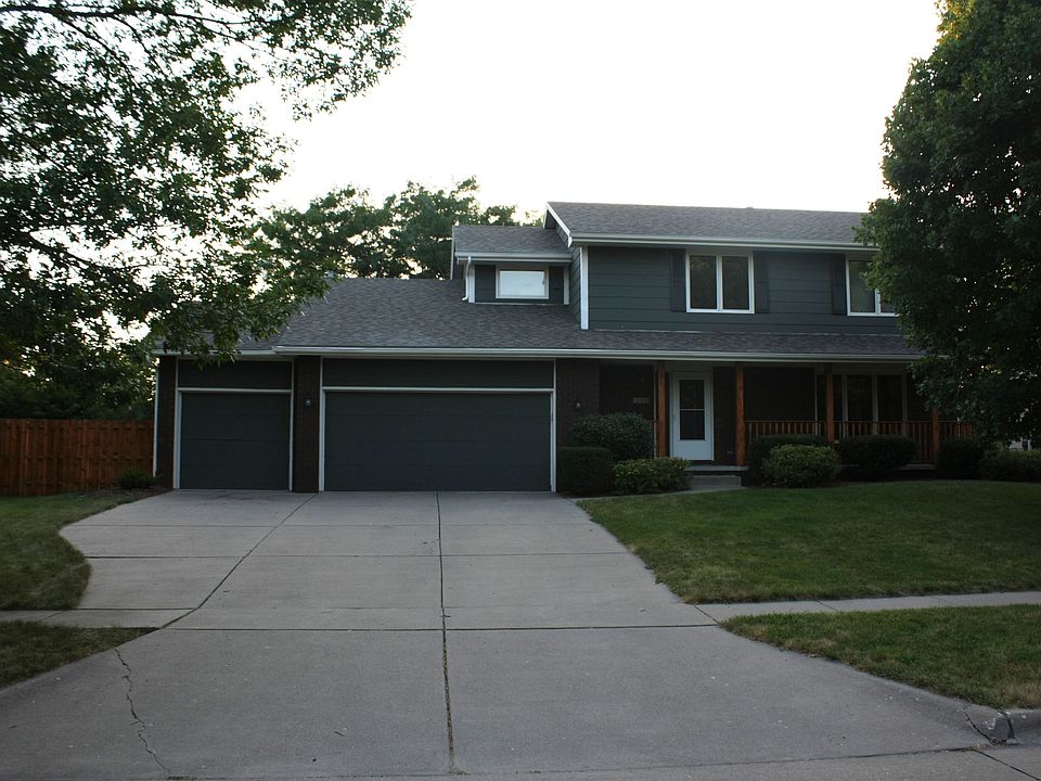 1st image of 1210 NW Parkridge Pl