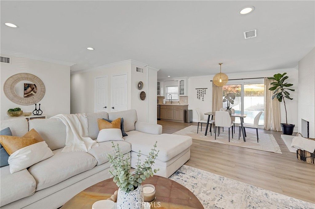 6871 Oxford Dr, Huntington Beach, CA 92647 | Zillow