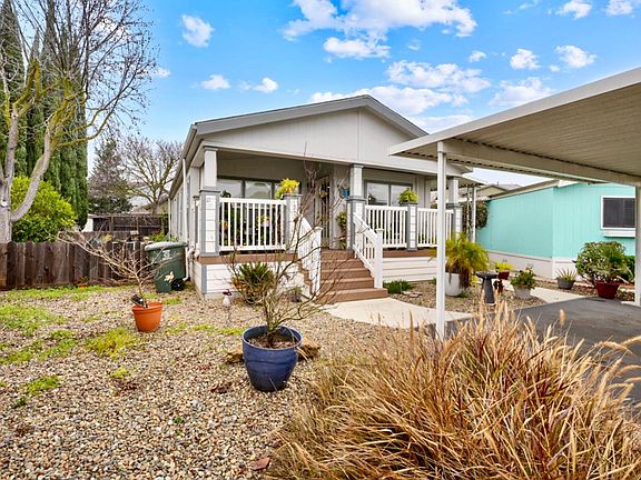 3rd image of 48 Clipper Ln