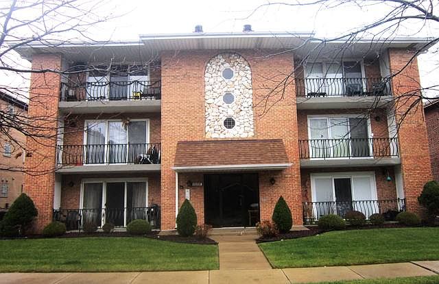 1st image of 16831 81st Ave APT 1S