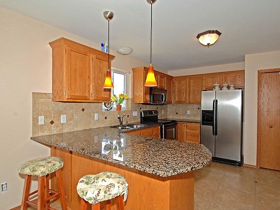 3rd image of 1149 Glacier Hill Dr