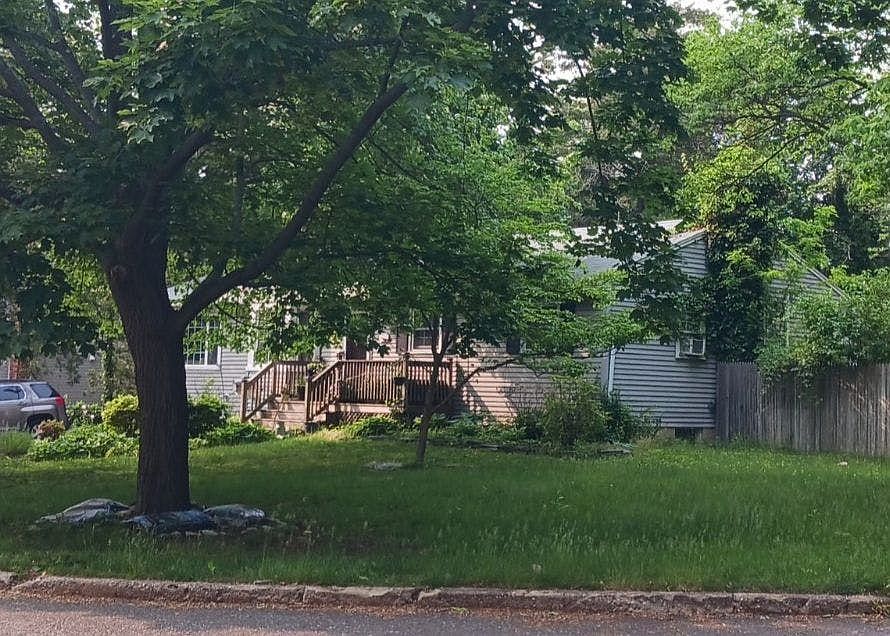 2nd image of 311 Glenwood Ln