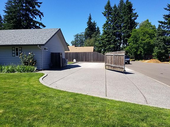 3rd image of 11510 NE 96th St