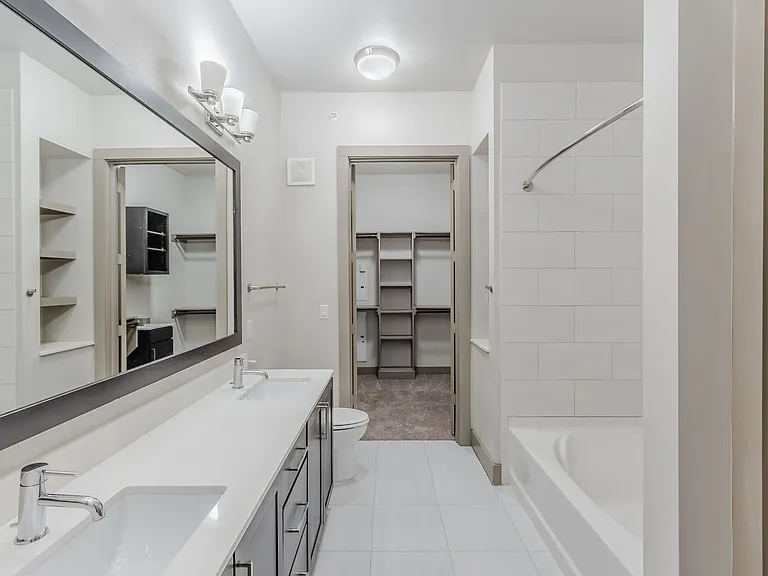 Anthem Cityline Apartments — Photo 18