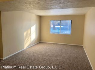 5450 S 77th St APT 8, Ralston, NE 68127