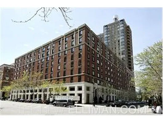 Rented by Douglas Elliman | media 38