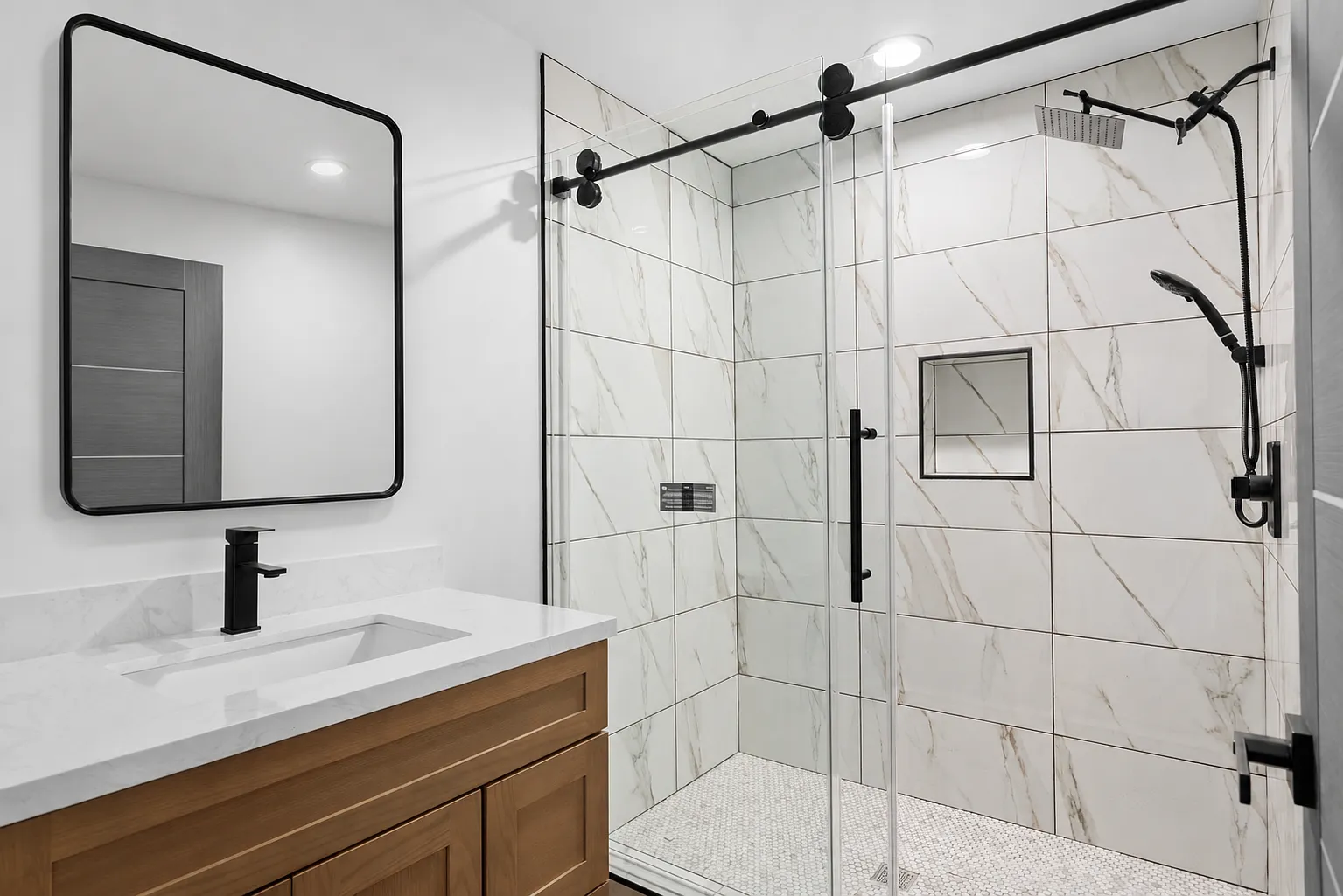 2 bed, 841 sqft, $2,950 — Photo 4