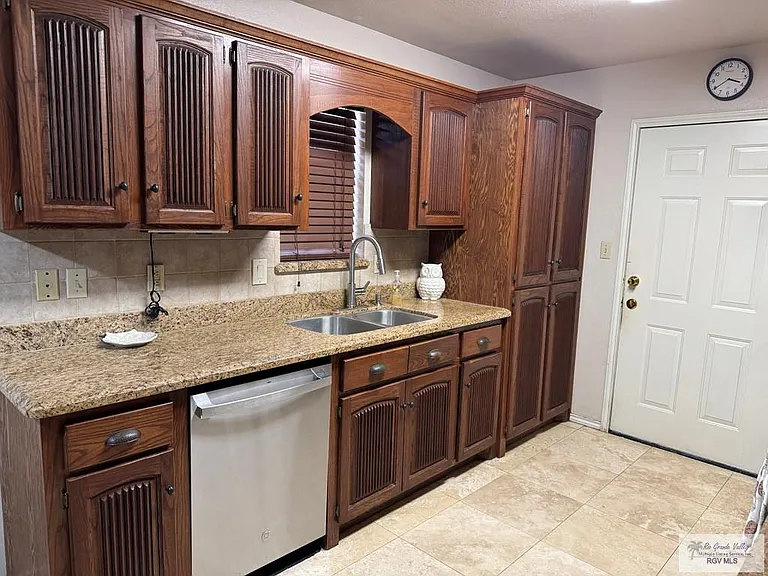 1150 Quail Hollow Dr — Photo 7