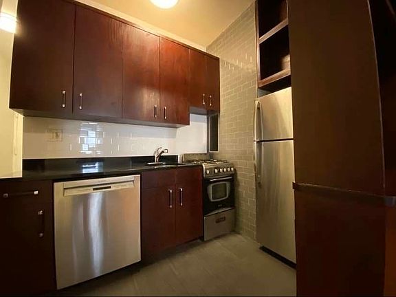 5th image of 24 W 125th St #2S