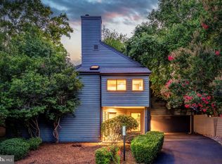 1982 Solaridge Ct, Reston, VA 20191
