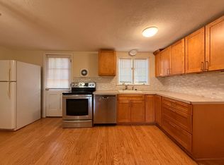 145-147 Oak Crest Dr, Riverside, RI 02915