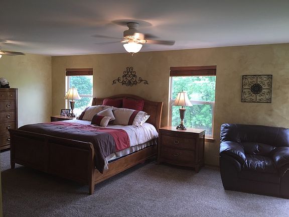 5th image of 12323 Surrey Ln