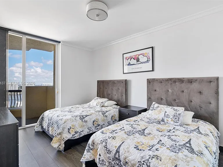 17875 Collins Ave #3005 — Photo 37