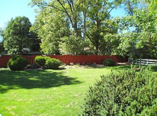 102 Wicklow Rd, Eaton Rapids, MI 48827