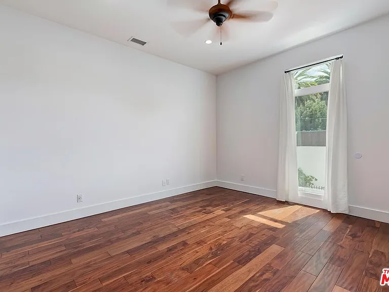 7270 Waring Ave — Photo 19