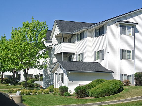 Spokane Valley, WA Farr Court Apartments lobby