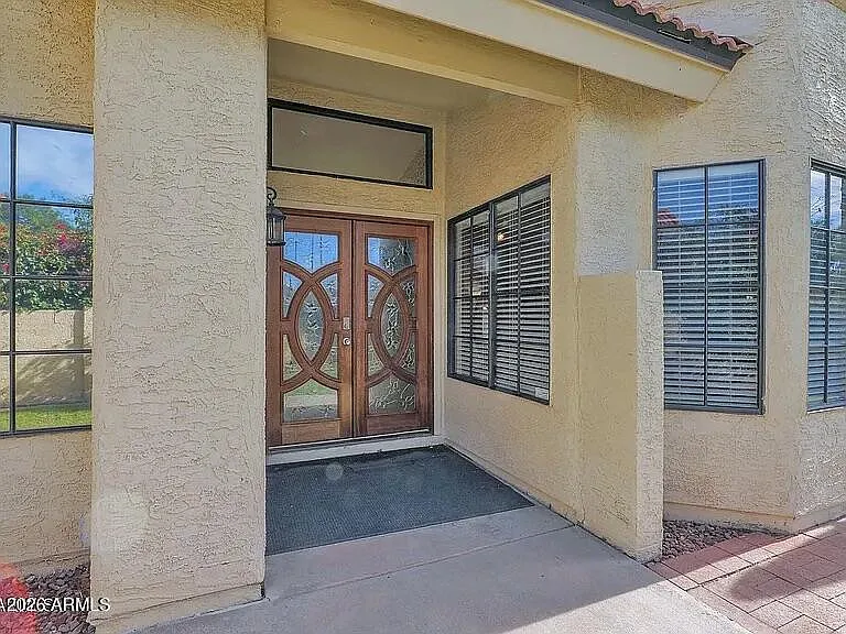 8979 E Gail Rd — Photo 3
