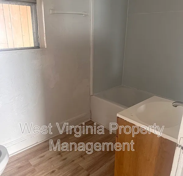 304 N 3rd St #UPPER — Photo 12