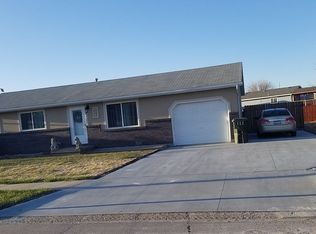 408 Oregon Trl, Lexington, NE 68850
