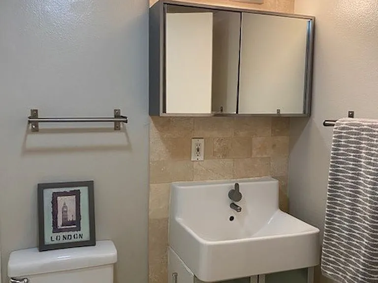 2020 Building — Photo 34
