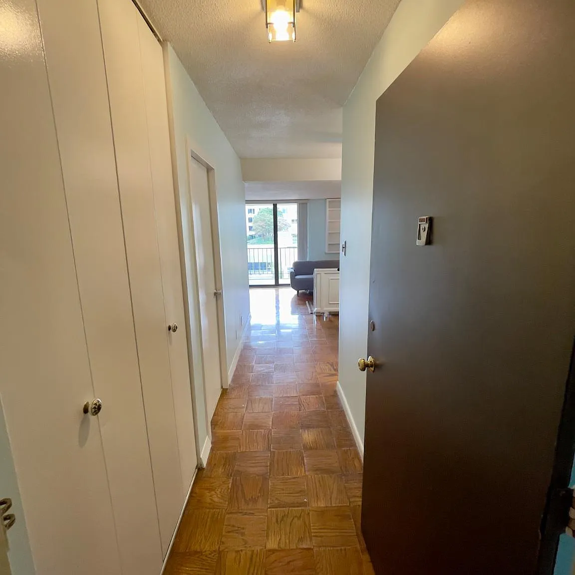 Carriage House Condominium — Photo 2