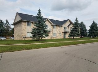 15103 Island Dr, Sterling Heights, MI 48313