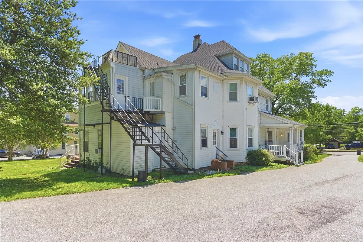 Building Photo - 1800 Edmondson Ave #2E