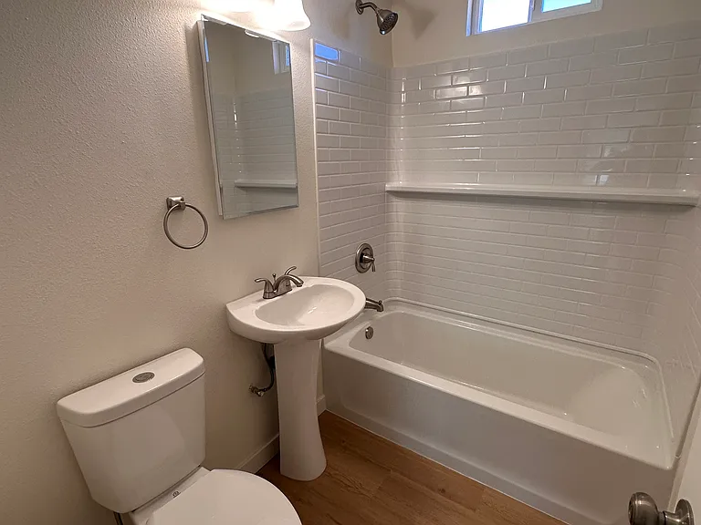 2844 Fairmount Ave — Photo 23