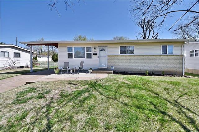 1st image of 475 Wren Dr