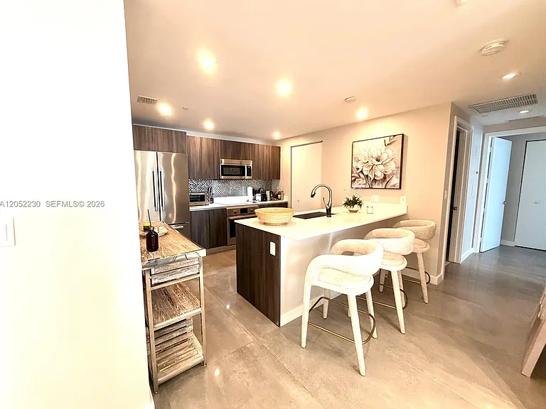 488 NE 18th St #3210 — Photo 8