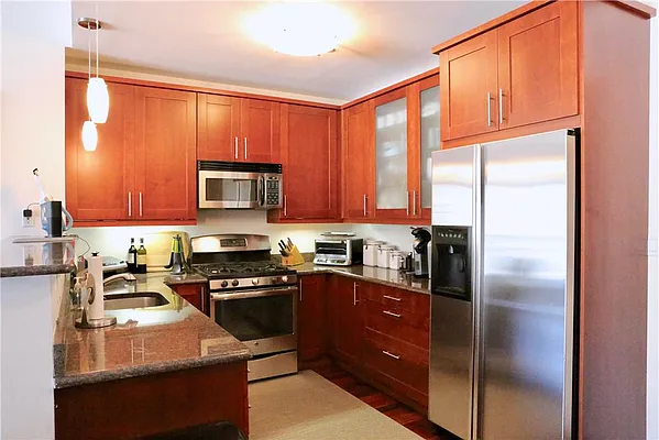 Sold by R New York | media 35