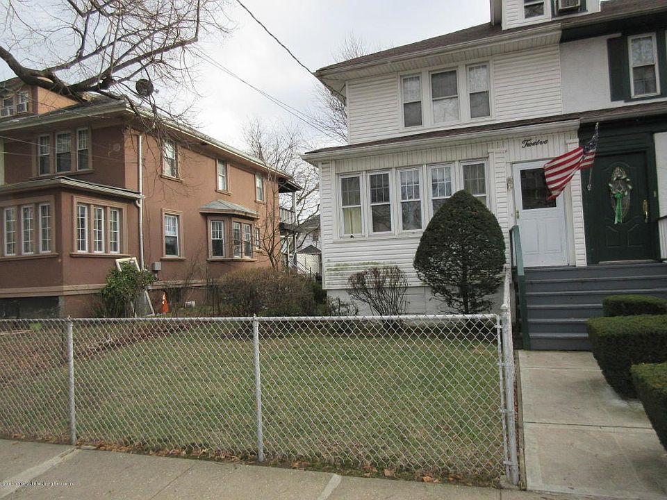 1st image of 12 Howard Ct