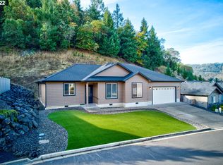 237 Oak Valley Loop, Winchester, OR 97495