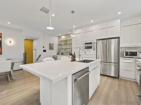 4th image of 2828 Avella Cir